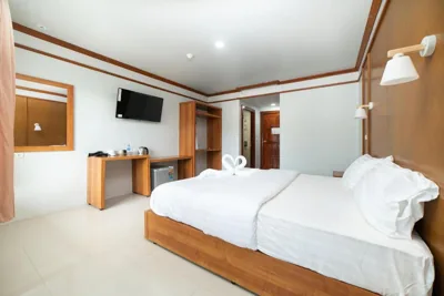 Chambre Double Deluxe avec Balcon — GP House Phuket Patong Beach